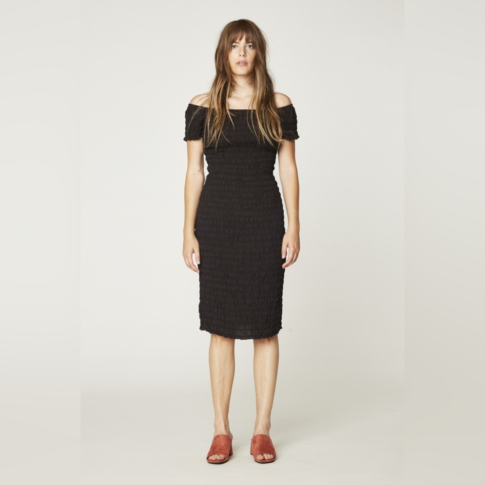 LACAUSA CLOTHING SMOCKED DRESS IN BLACK l SIZE: MEDIUM LIKE NEW EUC